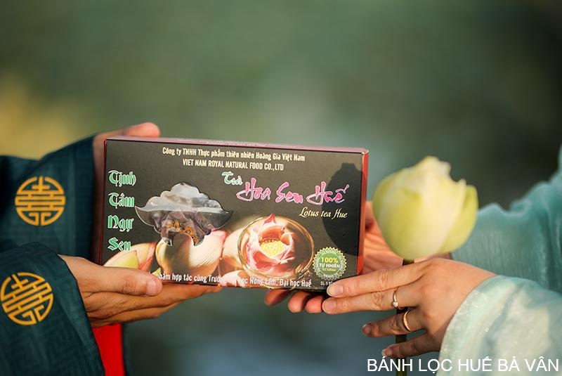 tra-hoa-sen-tinh-tam-hue-1 Trà Hoa Sen Huế