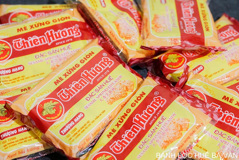 me-xung-gion-hue-3 Mè xửng giòn Huế