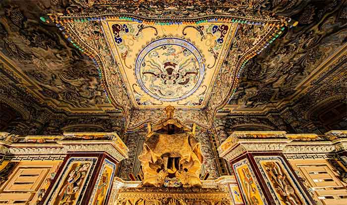 Lăng Khải Định huế – Giá vé, giờ mở cửa, cách di chuyển phù hợp Lăng Khải Định Huế