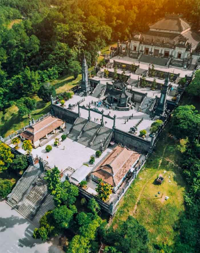 Lăng Khải Định huế – Giá vé, giờ mở cửa, cách di chuyển phù hợp Lăng Khải Định Huế