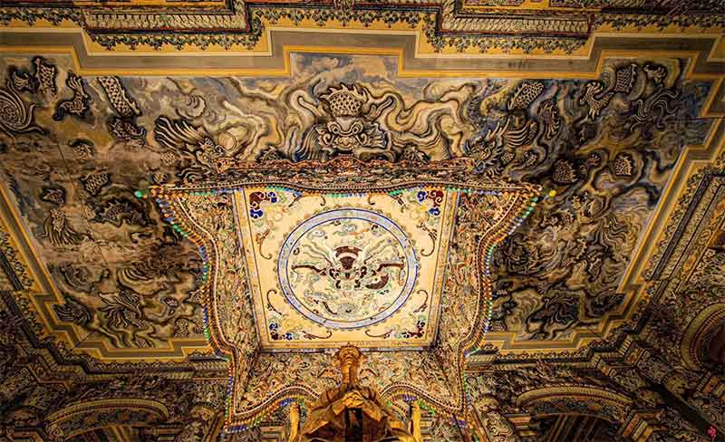 Lăng Khải Định huế – Giá vé, giờ mở cửa, cách di chuyển phù hợp Lăng Khải Định Huế